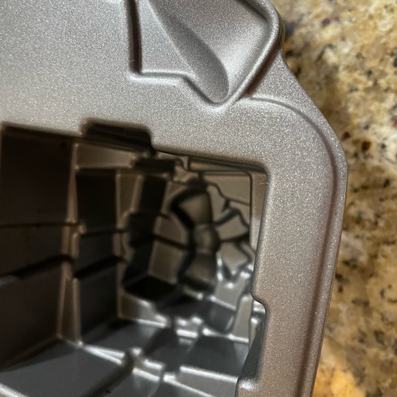 Christmas & Birthday non-stick present pan - Picture 2 of 9